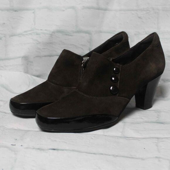 Clarks Artisan - Brown Leather‎ Zip Ankle Bootie - Size 9 - Picture 1 of 4